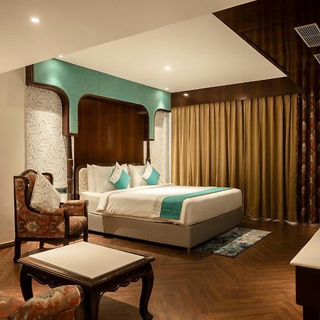 Hotel Lake View Baharampur Kültér fotó